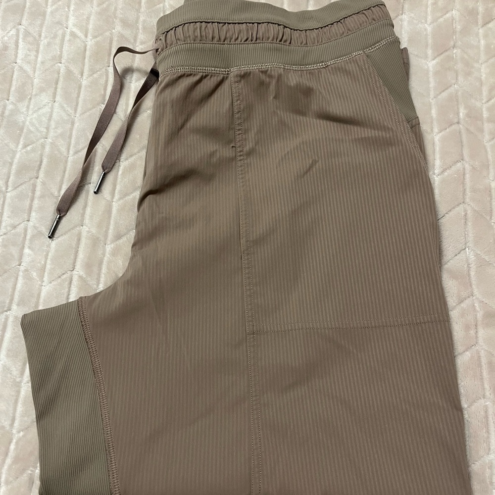 Lululemon Dance Studio Mid Rise Cropped Pants Tauptastic